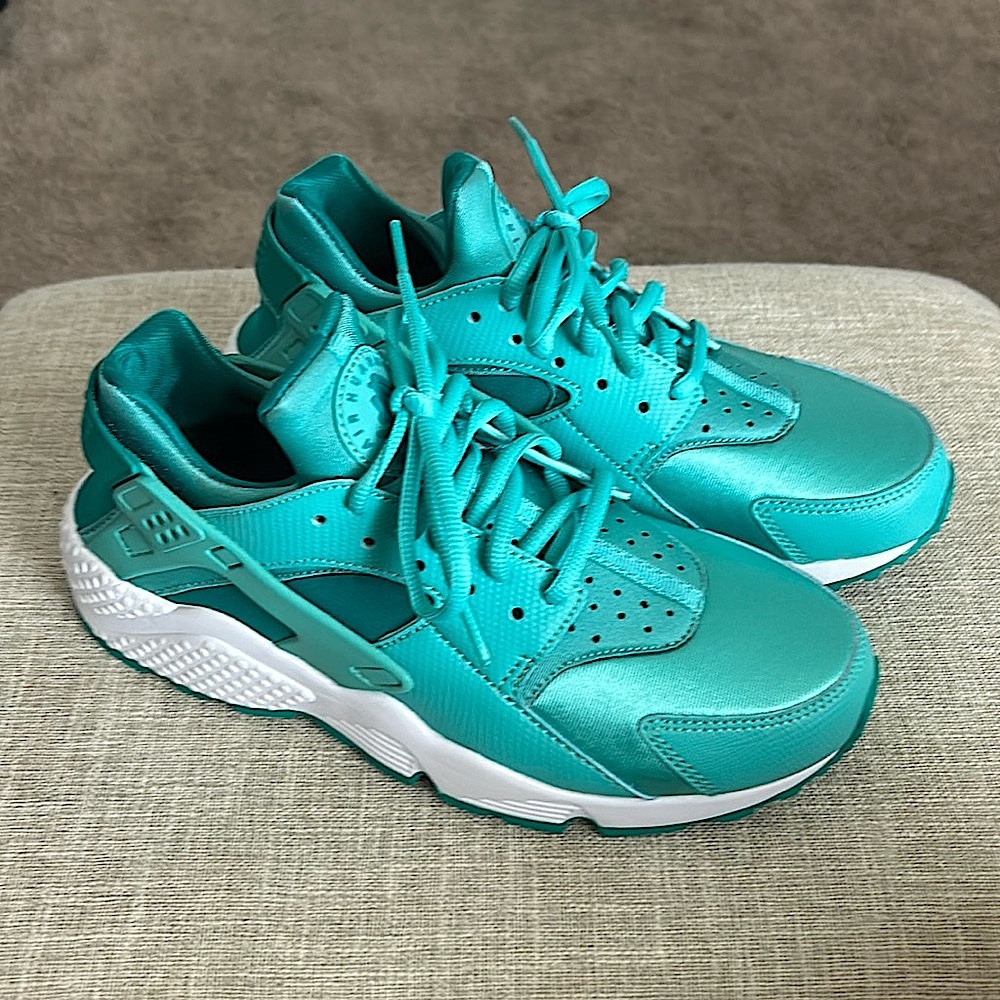 Nike Air Huarache
Light Retro Cyan